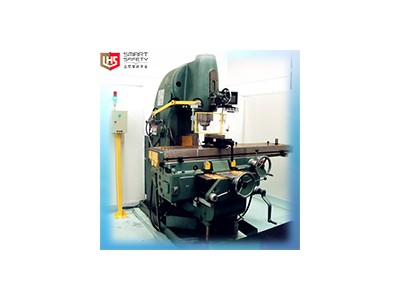 立宏智能安全-銑床防護(hù)罩裝置-銑床防護(hù)罩-銑床安全防護(hù)